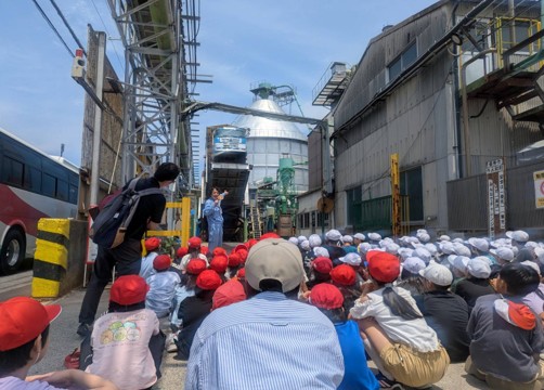 岸和田市内小学生の工場見学
